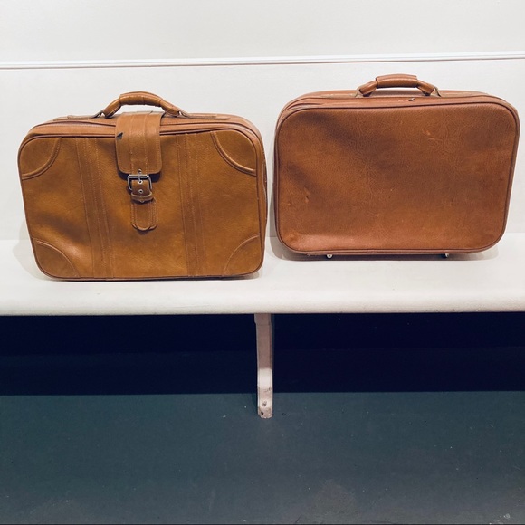 SOLD. Set of 2 Vintage 70s Tan Faux Leather Suitcases - Picture 2 of 13